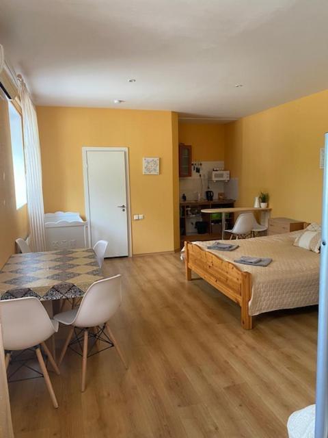 Kuru Guest House Ngoại thất bức ảnh